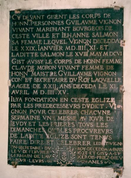 plaque funéraire (inscription funéraire) de Guillaume Vignon, Jehanne Salmon et Claude Moron, vue générale - © Ministère de la Culture (France), Conservation des antiquités et des objets d'art du Loir-et-Cher, tous droits réservés 