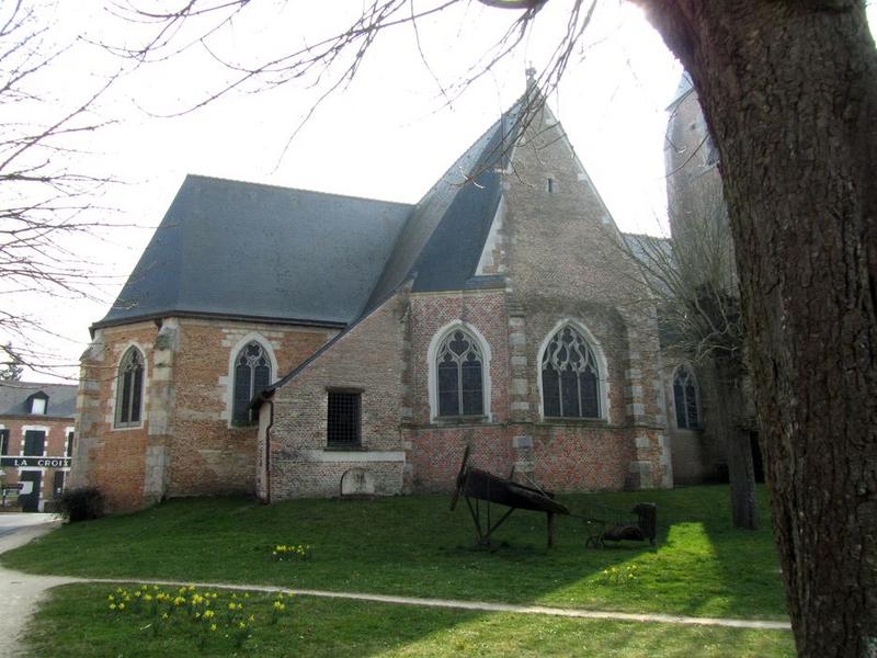 Eglise Saint-Etienne : flanc nord, vue partielle