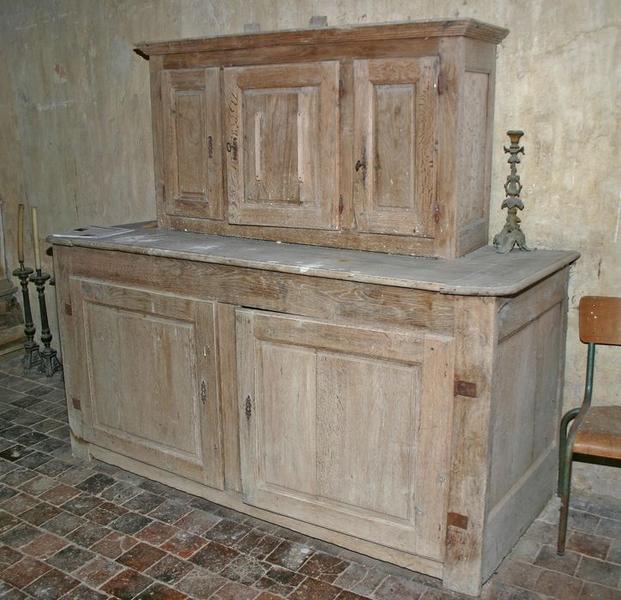 Meuble de sacristie (armoire de sacristie)