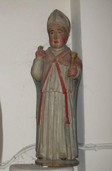 Deux statues : Saint évêque (Saint Eloi) et Evangéliste