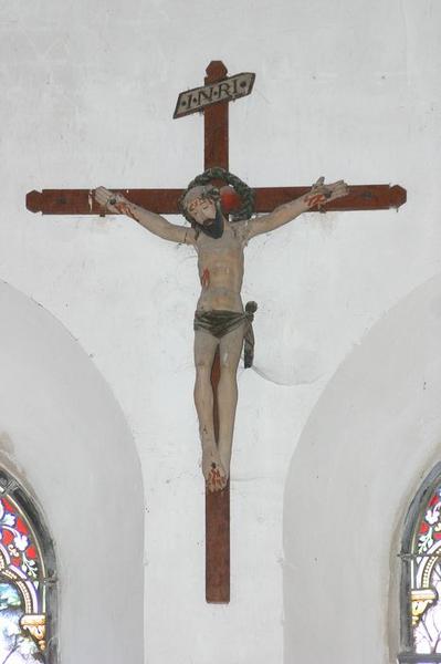 statue : Christ en croix, vue générale
