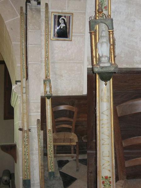 deux porte-cierges de procession de la confrérie de l'Ave Marie et de sainte Barbe, vue générale - © Ministère de la Culture (France), Conservation des antiquités et des objets d'art du Loir-et-Cher, tous droits réservés 