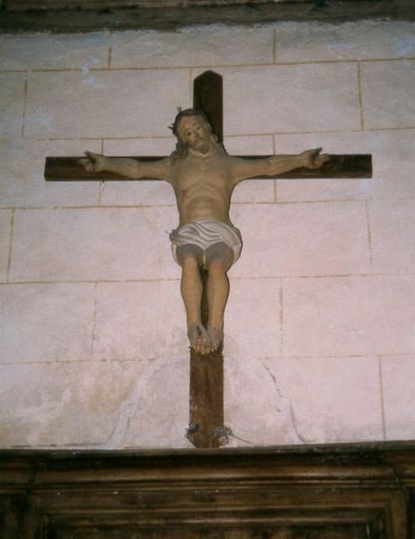 statue : Christ en croix, vue générale