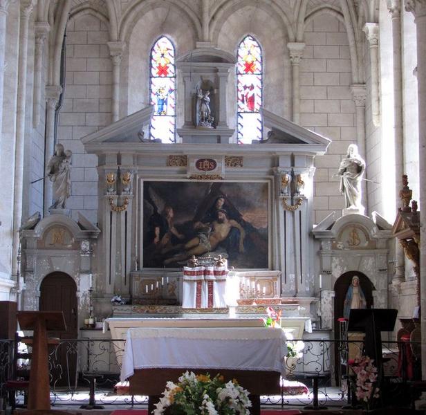 retable du maître-autel, tableau : Déposition de croix, statue : Saint Michel terrassant le dragon, vue générale