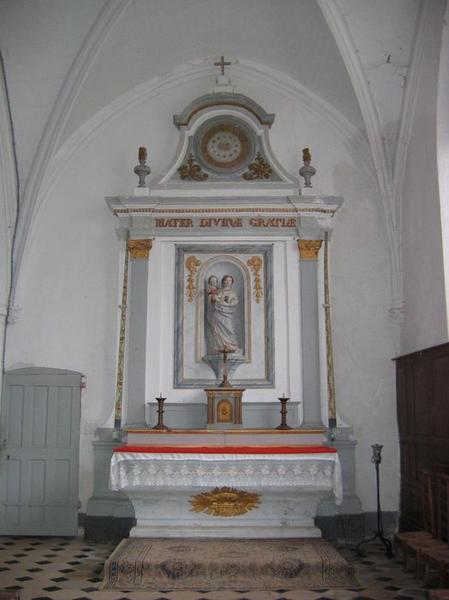 Autel latéral nord, retable, tabernacle et statue : Vierge à l'Enfant