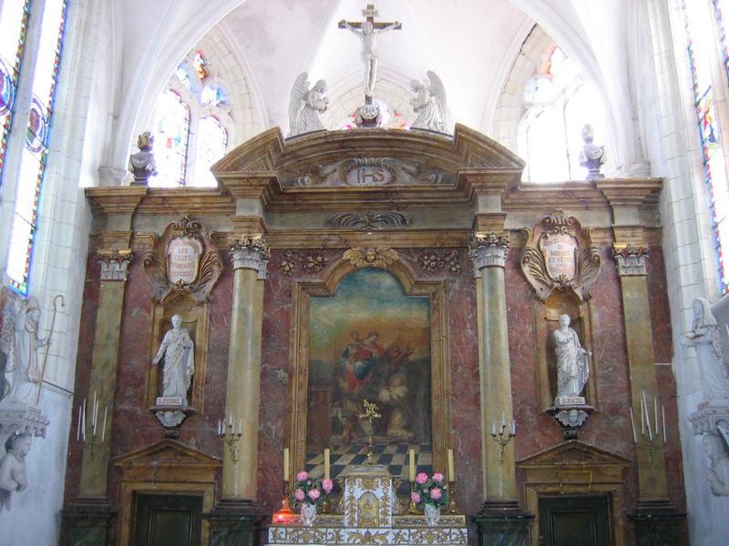 retable du maître-autel avec tableau : Vierge à l'enfant avec moine en prière et statues : Saint Pierre et saint Paul, vue générale