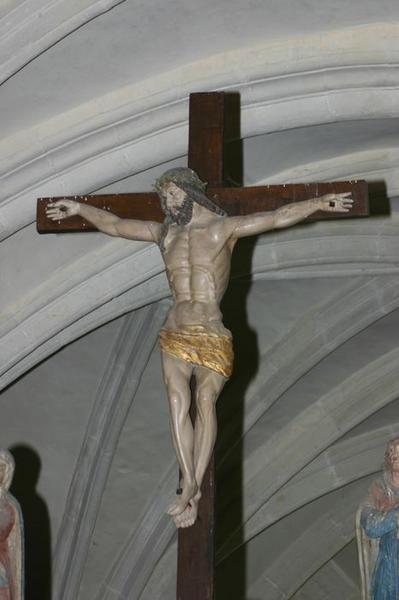 Statue : Christ en croix