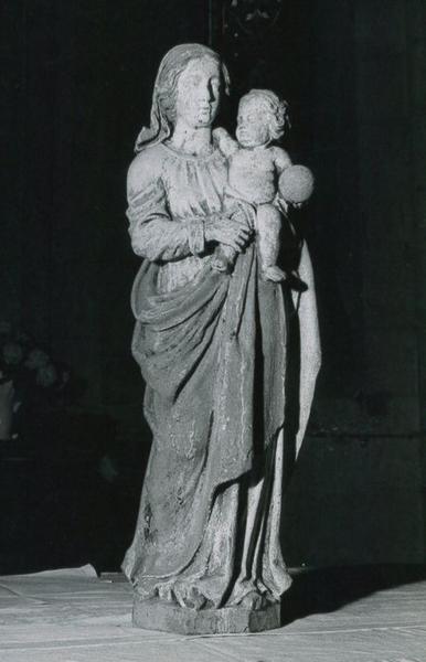 Statue : Vierge à l'Enfant