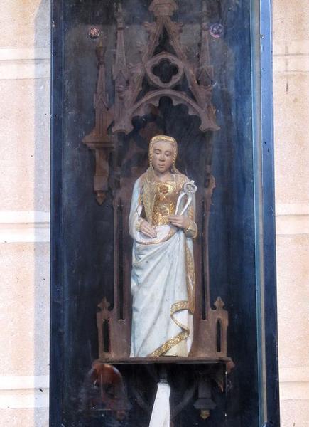 statue (statuette) : Sainte Apolline, vue générale - © Ministère de la Culture (France), Conservation des antiquités et des objets d'art du Loir-et-Cher, tous droits réservés 