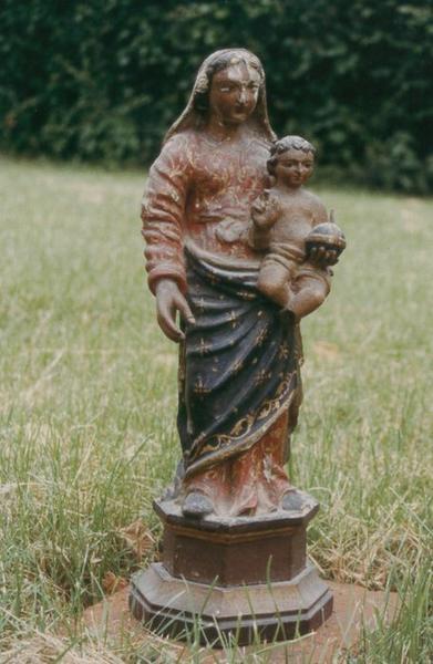 statue (statuette) : Vierge à l'enfant, vue générale - © Ministère de la Culture (France), Conservation des antiquités et des objets d'art du Loir-et-Cher, tous droits réservés 