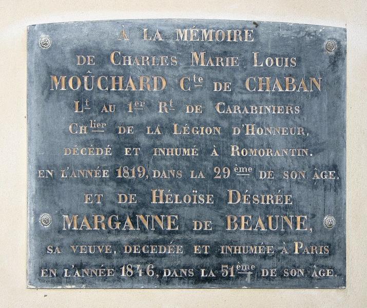 inscription funéraire de Charles Marie Louis Mouchard et d'Héloïse Désirée Marganne de Beaune, vue générale - © Ministère de la Culture (France), Conservation des antiquités et des objets d'art du Loir-et-Cher, tous droits réservés 