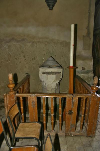 fonts baptismaux et leur clôture (balustrade), vue générale - © Ministère de la Culture (France), Conservation des antiquités et des objets d'art du Loir-et-Cher, tous droits réservés 