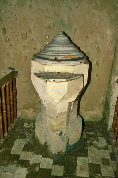 fonts baptismaux, vue générale - © Ministère de la Culture (France), Conservation des antiquités et des objets d'art du Loir-et-Cher, tous droits réservés 
