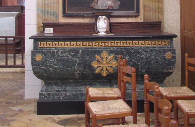 autel, tabernacle et gradin d'autel, vue générale