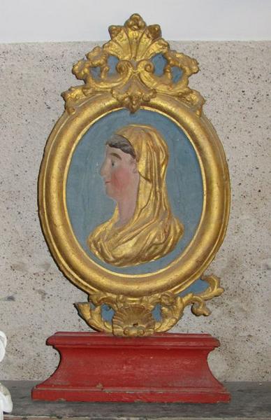 médaillon : profil du Christ, vue générale