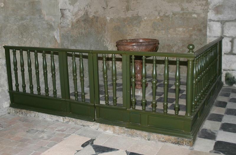 Fonts baptismaux (cuve baptismale) et leur clôture (balustrade)