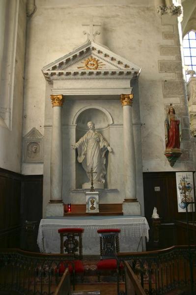 Deux retables latéraux, de la Vierge et de saint André