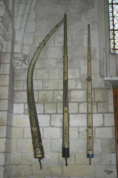 porte-cierges de procession de la confrérie de saint Vincent, saint Clément et saint Jean, vue générale