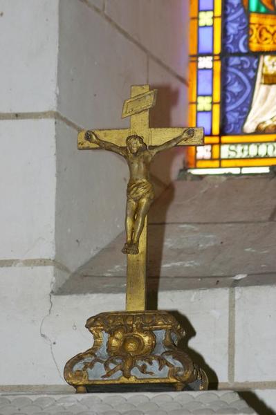 croix d'autel (crucifix), vue générale - © Ministère de la Culture (France), Conservation des antiquités et des objets d'art du Loir-et-Cher, tous droits réservés 