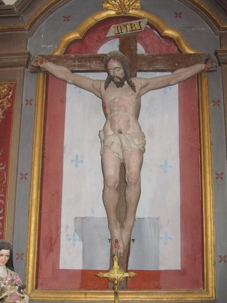 Statue : Christ en croix