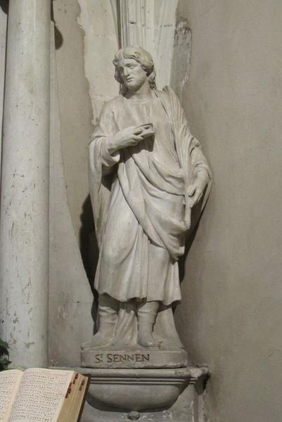 Retable latéral sud et son autel avec bas-relief : Saint Jean-Baptiste et deux statues : Saint Sennen et saint Abdon