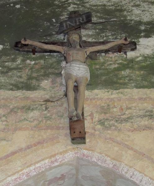 statue : Christ en croix, vue générale