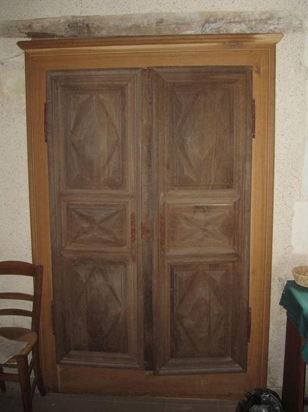 armoire, vue générale - © Ministère de la Culture (France), Conservation des antiquités et des objets d'art du Loir-et-Cher, tous droits réservés