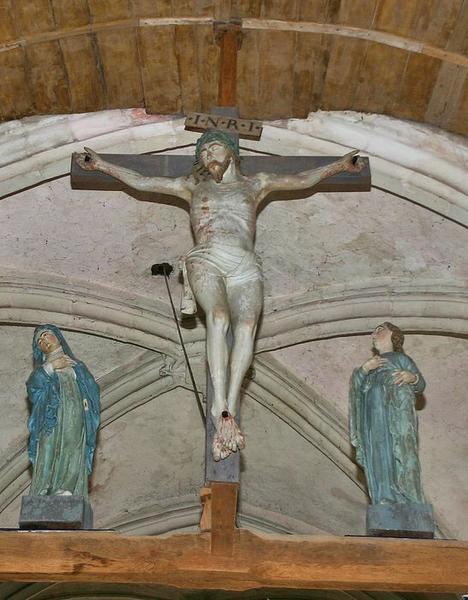 Statue : Christ en croix