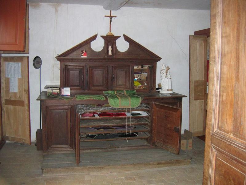 Meuble de sacristie (armoire de sacristie)