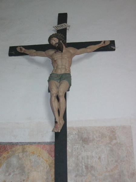 Statue : Christ en croix