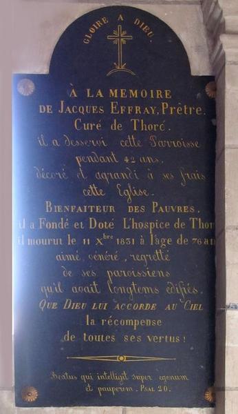 Plaque commémorative de l'aménagement de l'église par Jacques Effray, curé