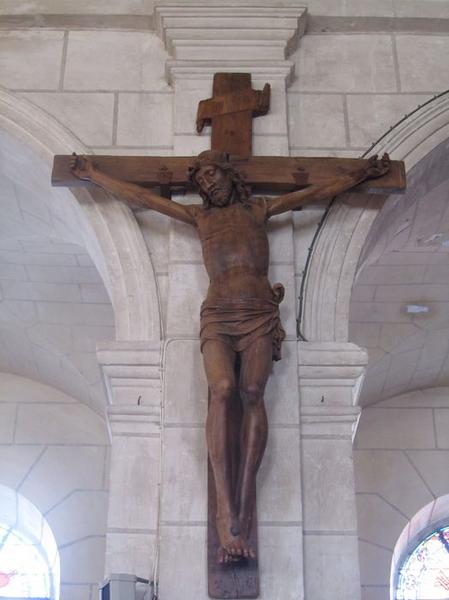 Statue : Christ en croix