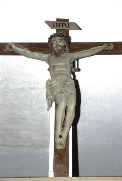 Statue : Christ en croix