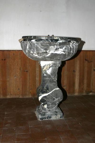 fonts baptismaux, vue générale - © Ministère de la Culture (France), Conservation des antiquités et des objets d'art du Loir-et-Cher, tous droits réservés 