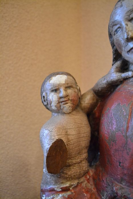 statue : Vierge à l'Enfant, détail