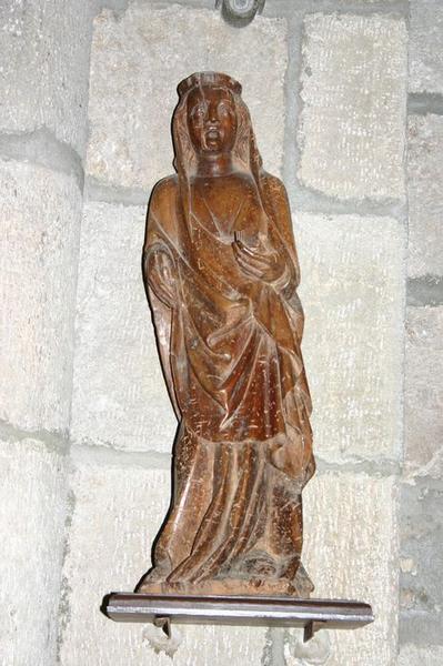 statue : sainte Radegonde, vue générale