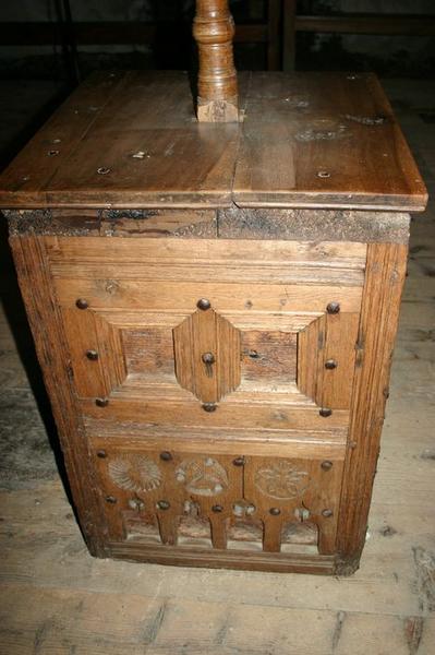 lutrin à armoire, détail