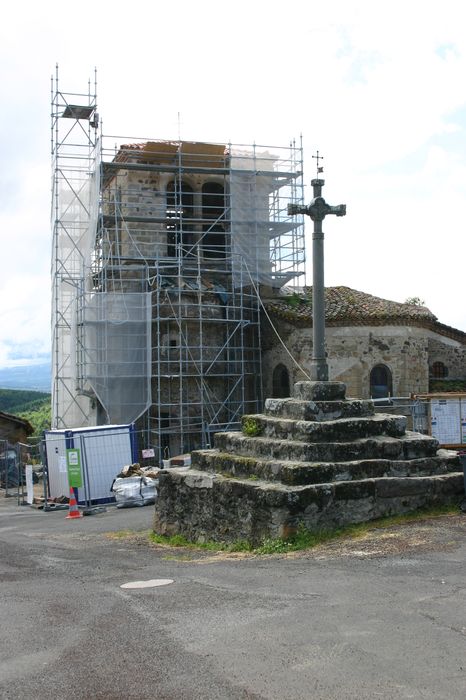 croix en pierre, vue générale