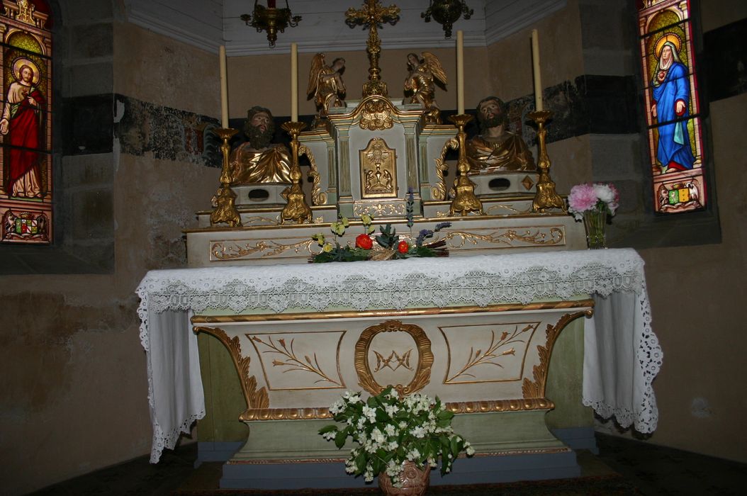 autel de la Vierge avec ses deux gradins et son tabernacle