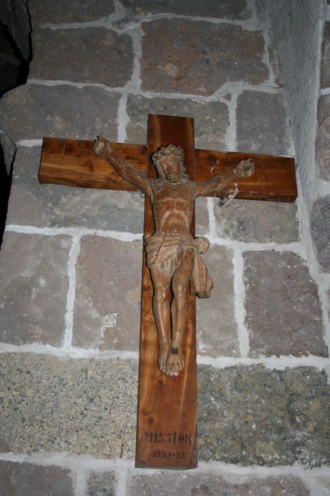 statue : Christ en croix - © Ministère de la Culture (France), Conservation des antiquités et des objets d’art de Haute-Loire, tous droits réservés