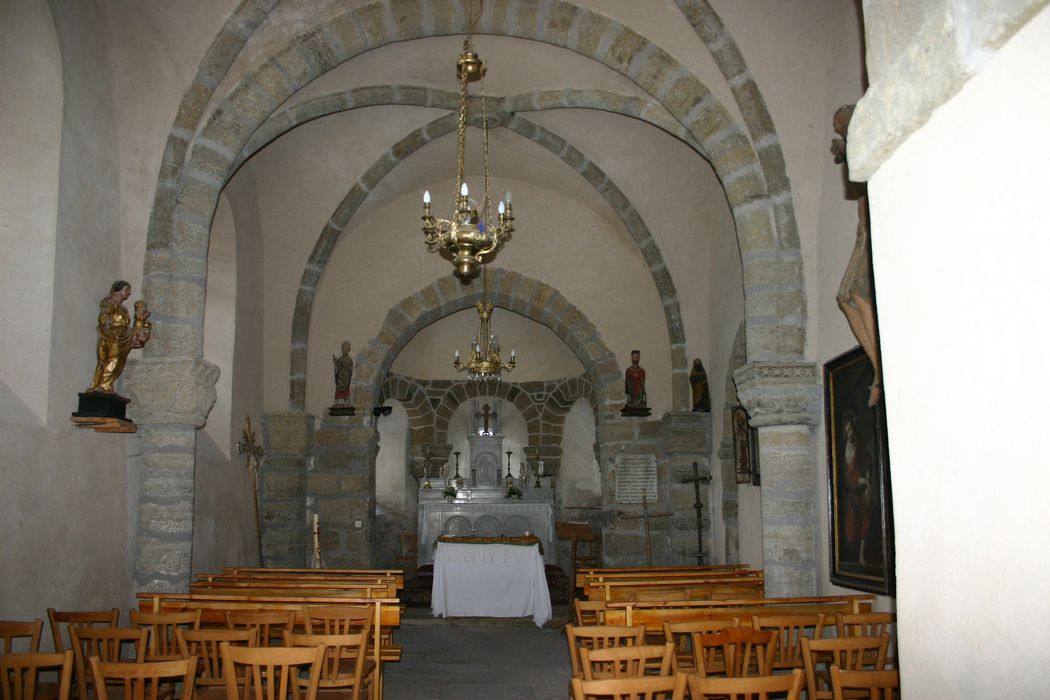 église Saint-Pierre : nef, vue générale