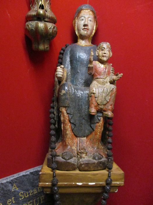 groupe sculpté : Vierge en majesté - © Ministère de la Culture (France), Conservation des antiquités et des objets d’art de Haute-Loire, tous droits réservés