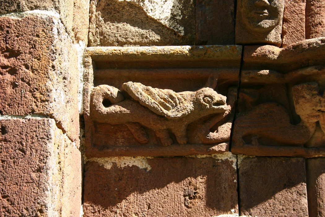 église de l'Exaltation-de-la-Sainte-Croix : Portail sud, détail