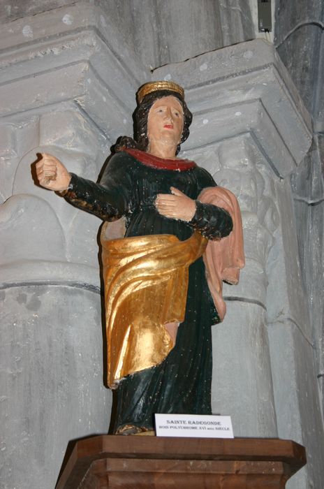 statue : Sainte Radegonde