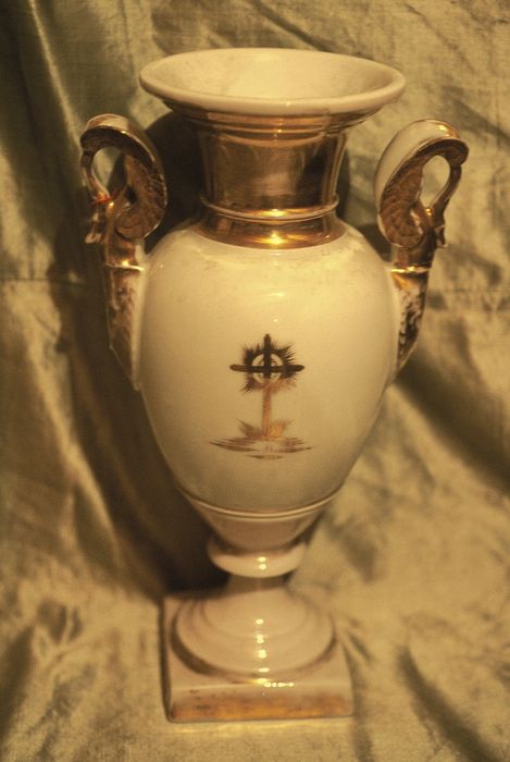 vase : Marie, revers