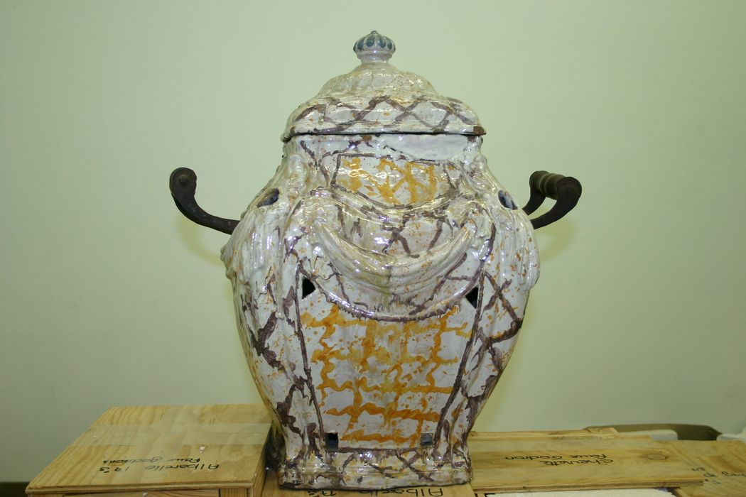 chaufferette (réchaud à braises) - © Ministère de la Culture (France), Conservation des antiquités et des objets d’art de Haute-Loire, tous droits réservés