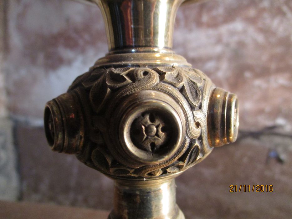 ciboire, détail du nœud - © Ministère de la Culture (France), Conservation des antiquités et des objets d’art de Haute-Loire, tous droits réservés