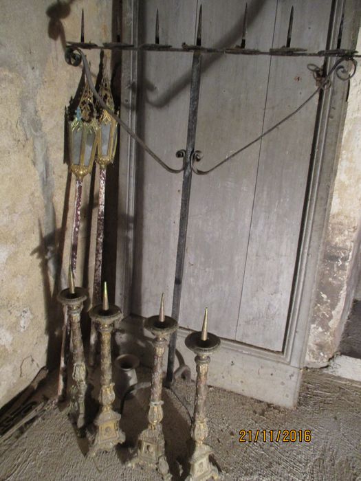 chandeliers, lanternes de procession - © Ministère de la Culture (France), Conservation des antiquités et des objets d’art de Haute-Loire, tous droits réservés