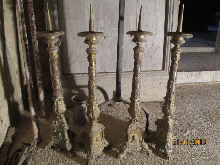 quatre chandeliers - © Ministère de la Culture (France), Conservation des antiquités et des objets d’art de Haute-Loire, tous droits réservés