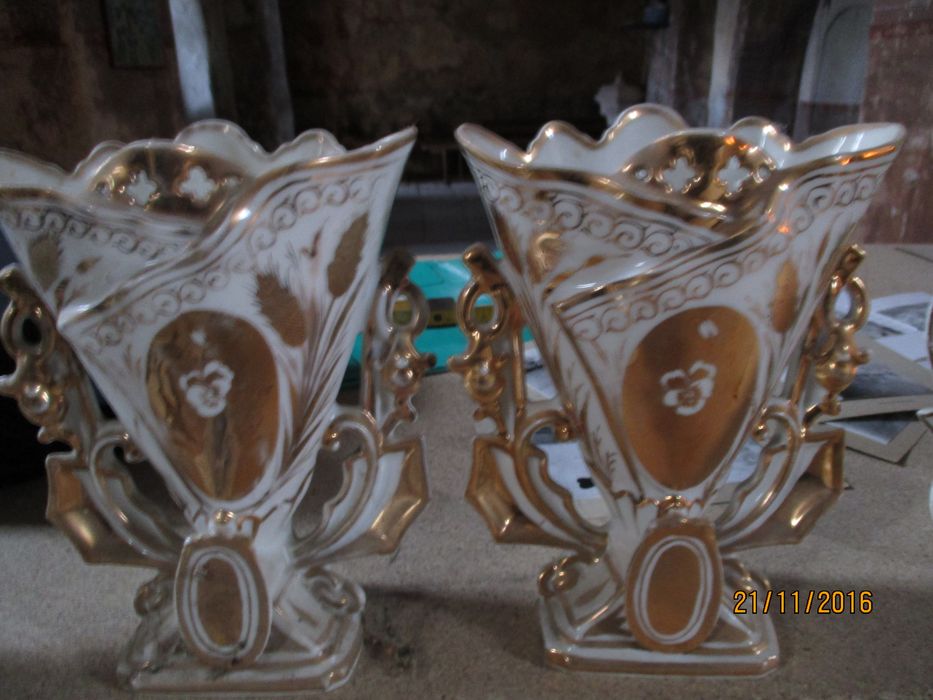 paire de vases - © Ministère de la Culture (France), Conservation des antiquités et des objets d’art de Haute-Loire, tous droits réservés